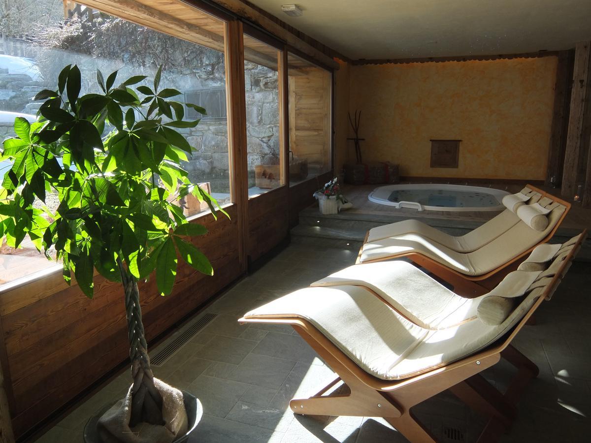 La Luge D'Antan Maison d'Hôtes&SPA Brusson Extérieur photo